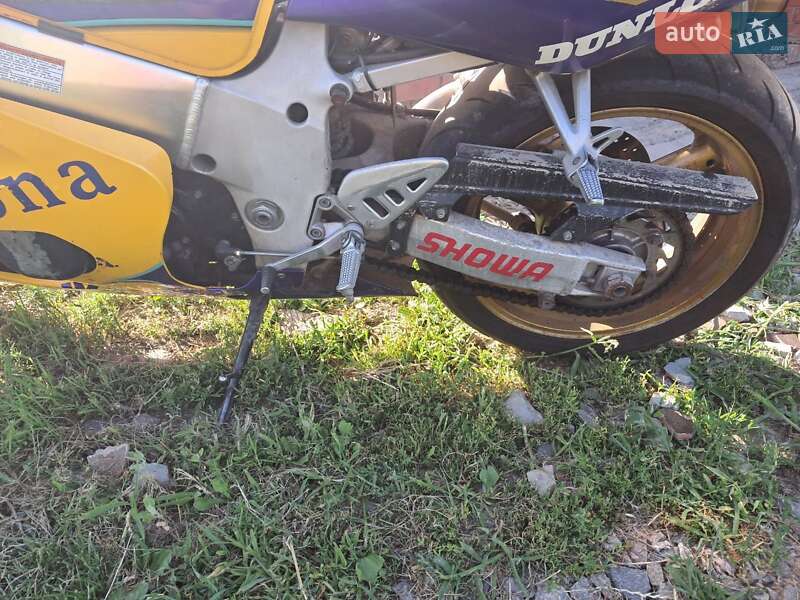 Спортбайк Suzuki GSX 600F 2000 в Обухове