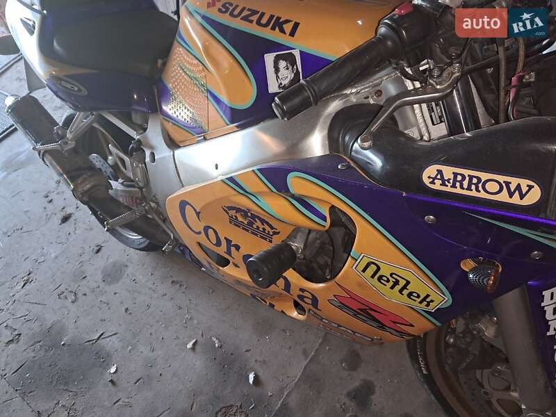 Спортбайк Suzuki GSX 600F 2000 в Обухове