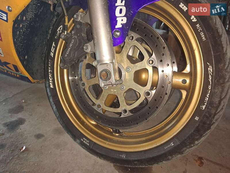 Спортбайк Suzuki GSX 600F 2000 в Обухове