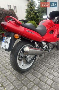 Мотоцикл Спорт-туризм Suzuki GSX 600F 1999 в 