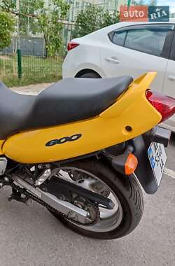 Мотоцикл Спорт-туризм Suzuki GSX 600F 2000 в 