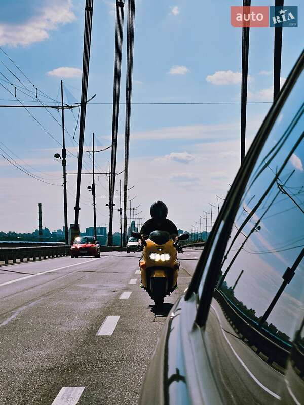 Мотоцикл Спорт-туризм Suzuki GSX 600F 1999 в Остер