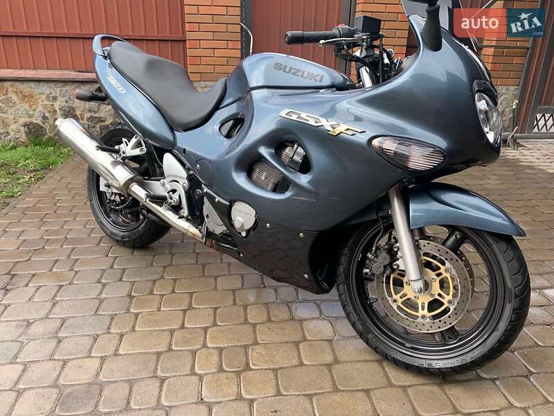 Мотоцикл Спорт-туризм Suzuki GSX 750F Katana 2001 в 