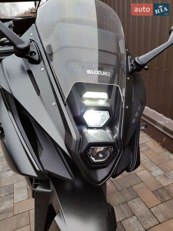 Спортбайк Suzuki GSX 8R 2023 в Білогородці фото 3 Спортбайк Suzuki GSX 8R 2023 в Білогородці