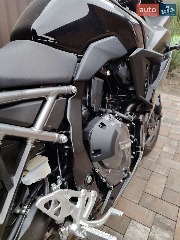 Спортбайк Suzuki GSX 8R 2023 в Білогородці фото 12 Спортбайк Suzuki GSX 8R 2023 в Білогородці