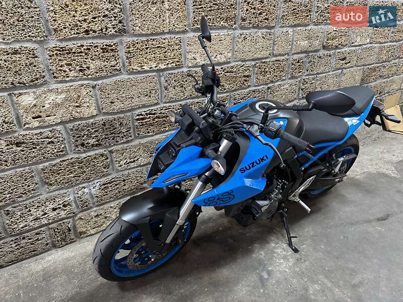 Мотоцикл Без обтекателей (Naked bike) Suzuki GSX 8S 2024 в Одессе фото 5 Мотоцикл Без обтекателей (Naked bike) Suzuki GSX 8S 2024 в Одессе