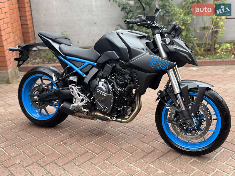 Мотоцикл Без обтекателей (Naked bike) Suzuki GSX 8S 2024 в Сновске