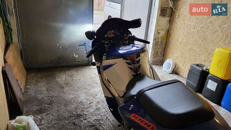 Спортбайк Suzuki GSX-R 1000 2001 в Славянске
