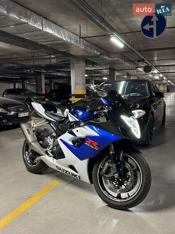 Спортбайк Suzuki GSX-R 1000 2005 в 