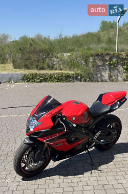 Спортбайк Suzuki GSX-R 1000 2006 в 