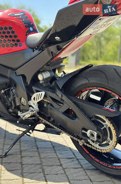 Спортбайк Suzuki GSX-R 1000 2006 в 