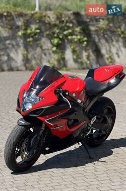Спортбайк Suzuki GSX-R 1000 2006 в 