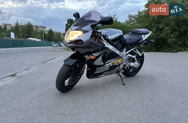 Спортбайк Suzuki GSX-R 1000 2002 в 