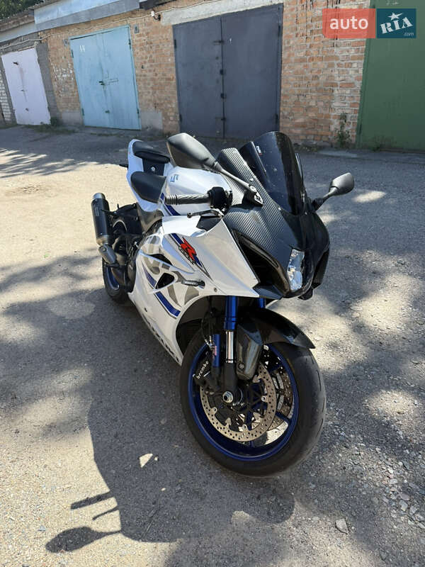 Спортбайк Suzuki GSX-R 1000 2018 в Кропивницком фото 4 Спортбайк Suzuki GSX-R 1000 2018 в Кропивницком