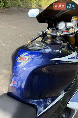 Спортбайк Suzuki GSX-R 1000 2004 в 