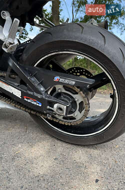 Спортбайк Suzuki GSX-R 1000 2004 в 