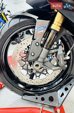 Спортбайк Suzuki GSX-R 1000 2008 в 