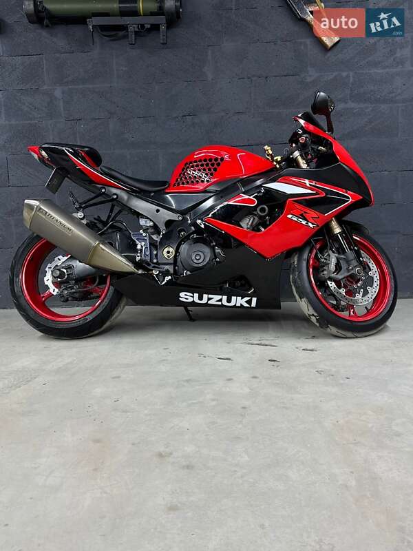 Спортбайк Suzuki GSX-R 1000 2005 в Кременчуге фото 4 Спортбайк Suzuki GSX-R 1000 2005 в Кременчуге
