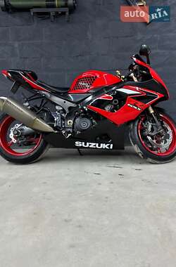 Спортбайк Suzuki GSX-R 1000 2005 в 