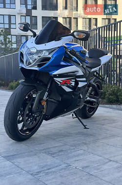 Спортбайк Suzuki GSX-R 1000 2014 в 