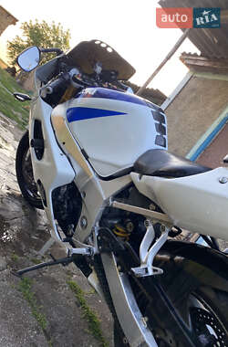 Мотоцикл Классик Suzuki GSX-R 600 2001 в 