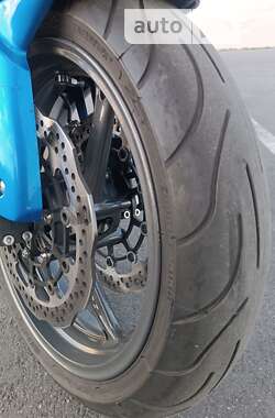 Спортбайк Suzuki GSX-R 600 2012 в 