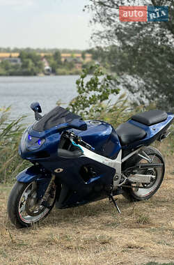 Спортбайк Suzuki GSX-R 600 2003 в 