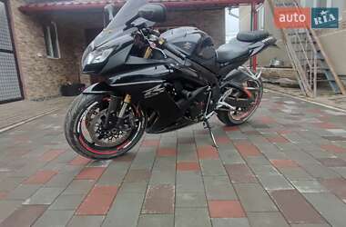 Спортбайк Suzuki GSX-R 600 2007 в 