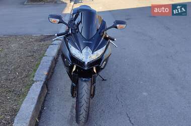 Спортбайк Suzuki GSX-R 600 2010 в 