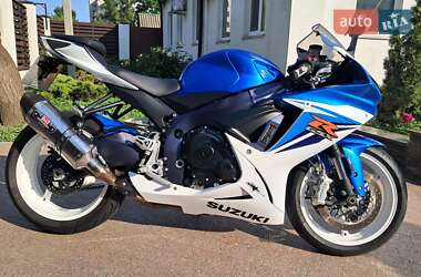 Спортбайк Suzuki GSX-R 600 2012 в 