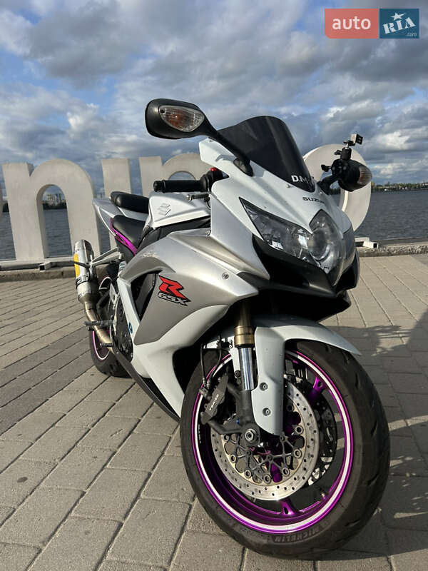 Спортбайк Suzuki GSX-R 600 2006 в 