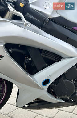Спортбайк Suzuki GSX-R 600 2006 в 