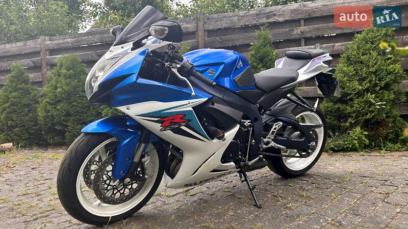 Спортбайк Suzuki GSX-R 600 2013 в 