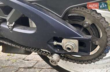 Спортбайк Suzuki GSX-R 600 2013 в 