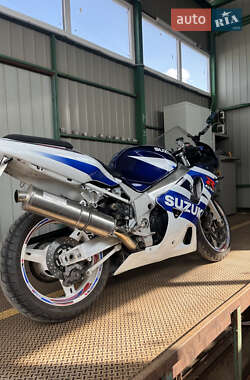 Спортбайк Suzuki GSX-R 600 2003 в 