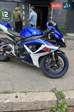 Спортбайк Suzuki GSX-R 600 2007 в 