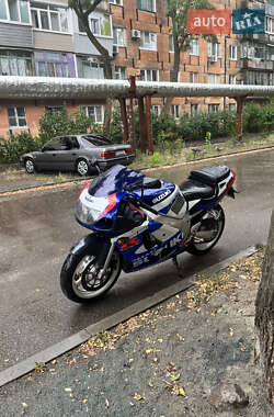 Спортбайк Suzuki GSX-R 600 2000 в Дніпрі