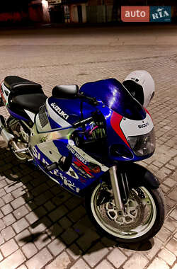 Спортбайк Suzuki GSX-R 600 2000 в 