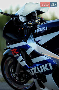 Спортбайк Suzuki GSX-R 600 2003 в 