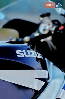 Спортбайк Suzuki GSX-R 600 2003 в 