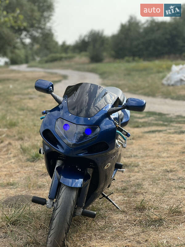 Спортбайк Suzuki GSX-R 600 2003 в Днепре