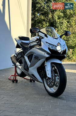 Спортбайк Suzuki GSX-R 600 2008 в 
