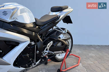 Спортбайк Suzuki GSX-R 600 2008 в 