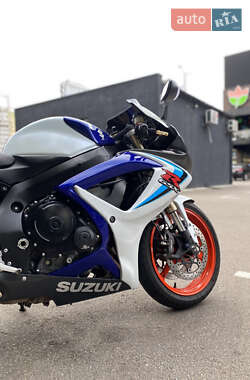 Спортбайк Suzuki GSX-R 600 2007 в 