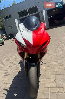 Спортбайк Suzuki GSX-R 600 2012 в 
