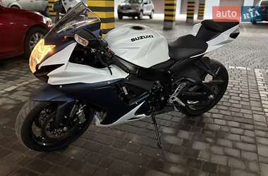 Спортбайк Suzuki GSX-R 600 2023 в Івано-Франківську