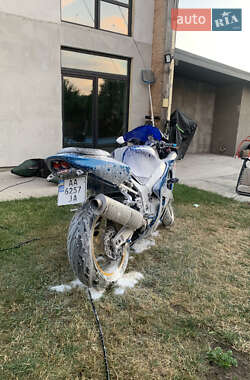 Спортбайк Suzuki GSX-R 600 2003 в 
