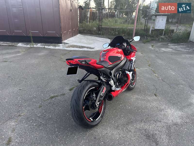 Спортбайк Suzuki GSX-R 600 2012 в Киеве