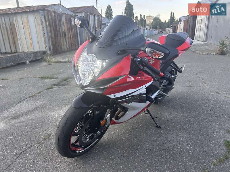 Спортбайк Suzuki GSX-R 600 2012 в Киеве