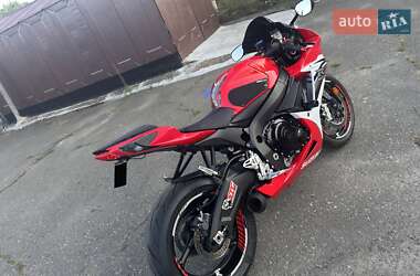 Спортбайк Suzuki GSX-R 600 2012 в 
